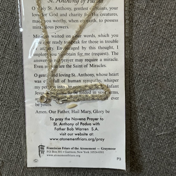 Small floral St. Anthony of Padua necklace with prayer card - Picture 2 of 3